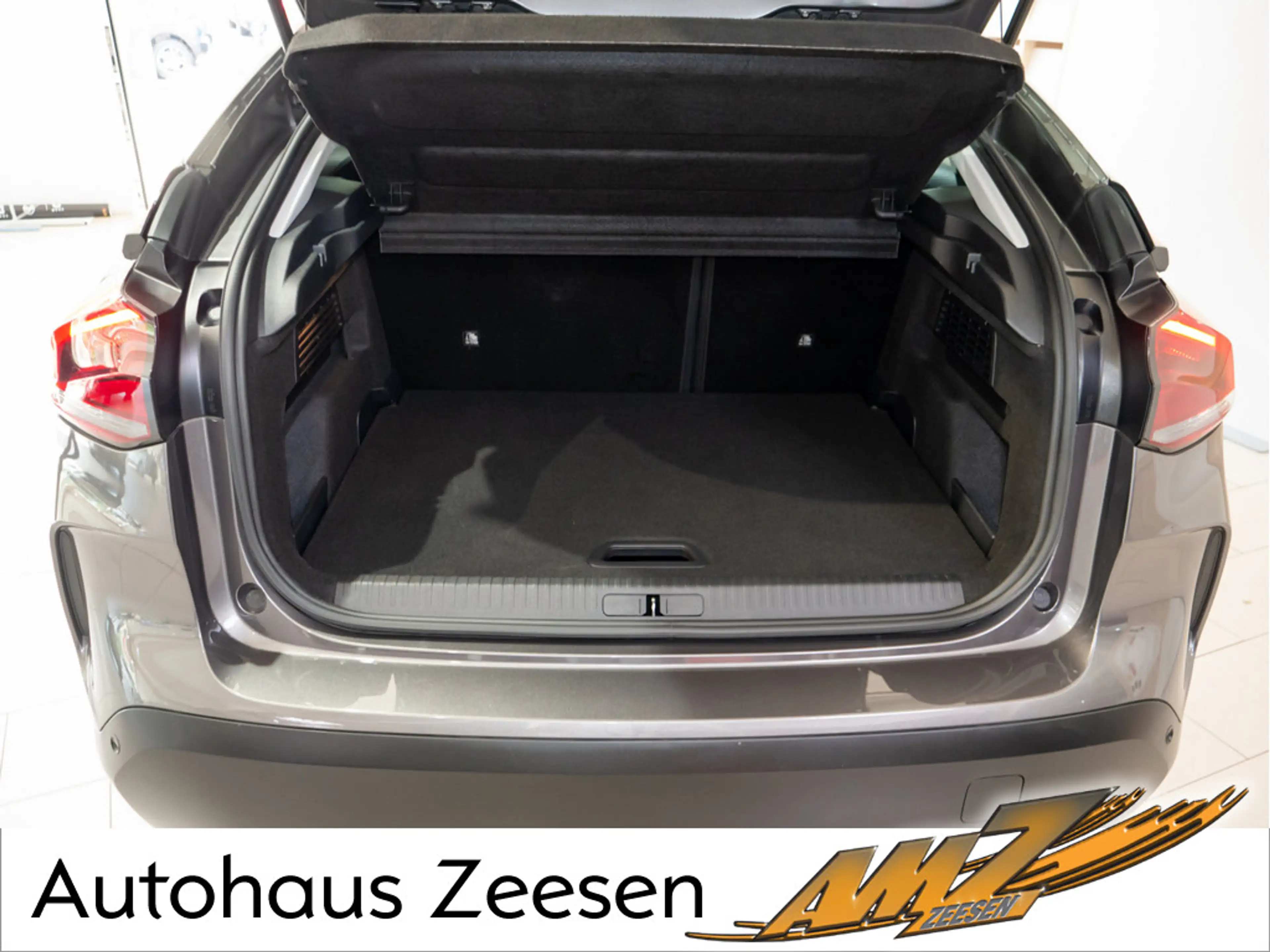 Citroen E-C4 Electric — photo 15