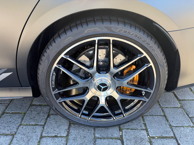 Mercedes-Benz E 63 AMG E 63 S AMG 4Matic Limousine Final Edition — photo 2