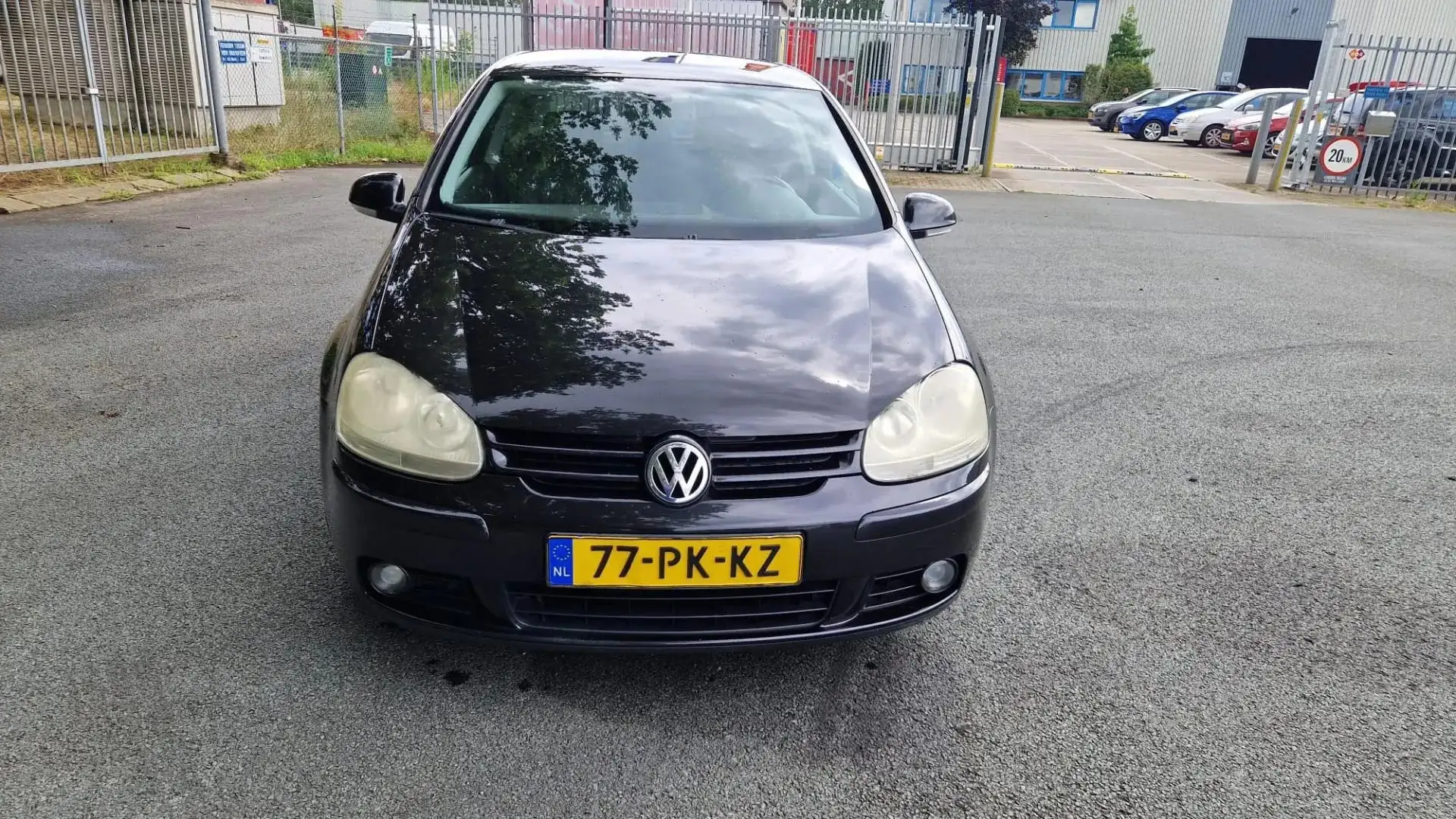 Volkswagen Golf 2.0 FSI Sportline Zwart - 2