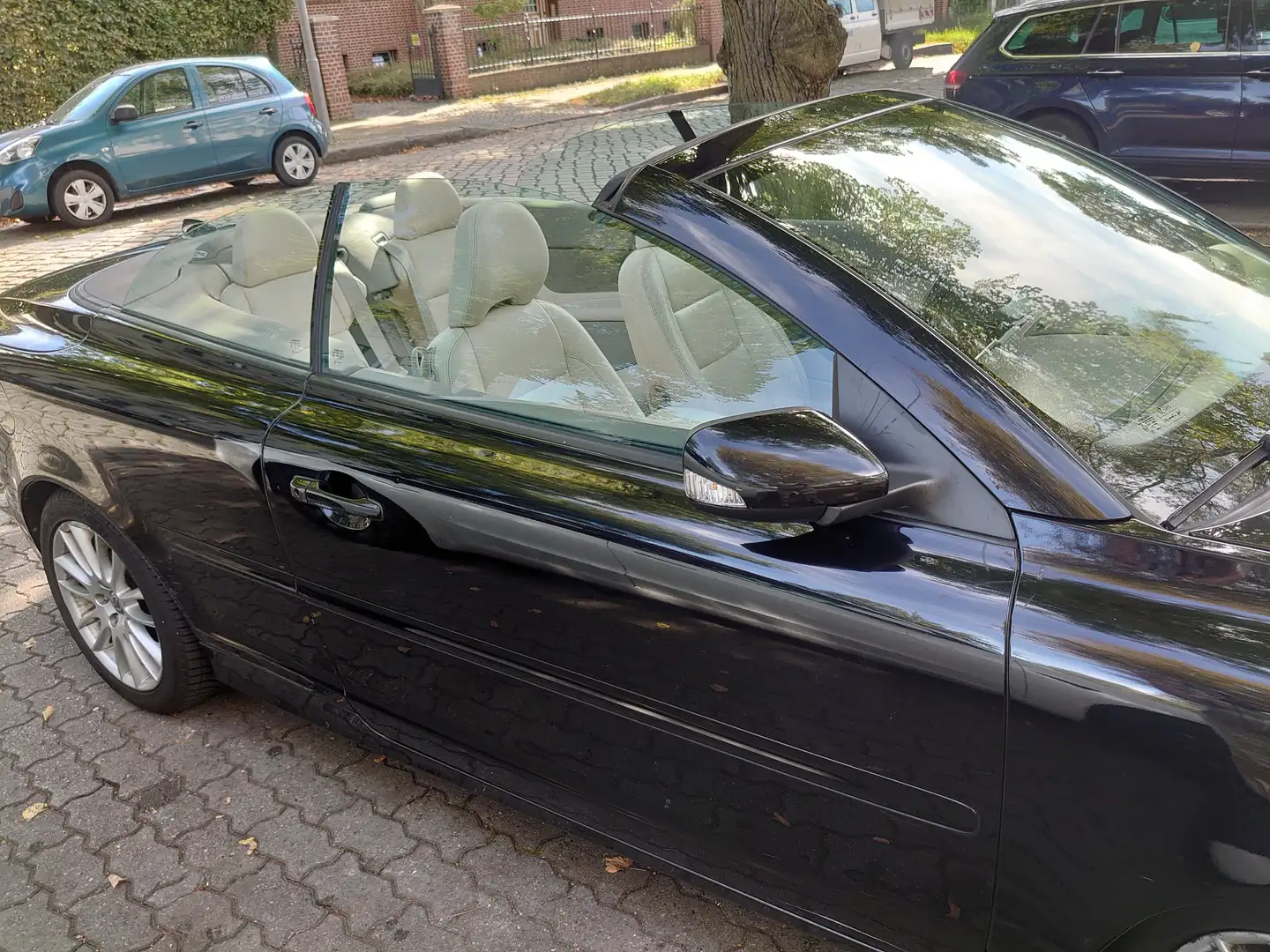 Volvo C70 C70 Cabrio T5 Momentum Schwarz - 2