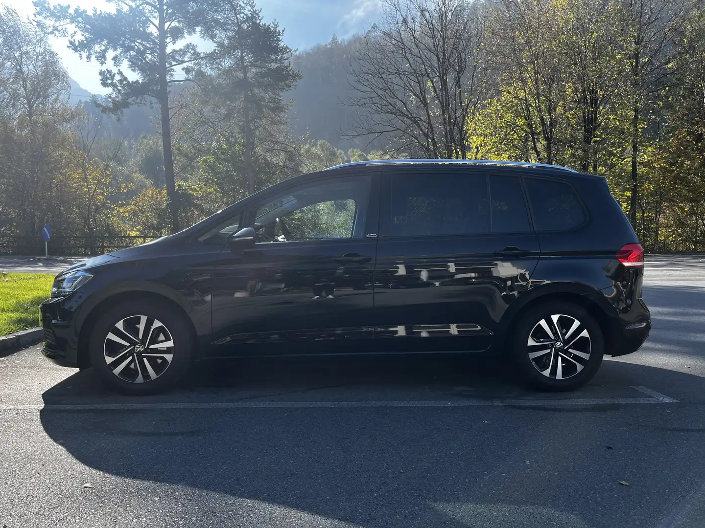 Volkswagen Touran Comfortline UNITED 2,0 BMT TDI DSG - 2