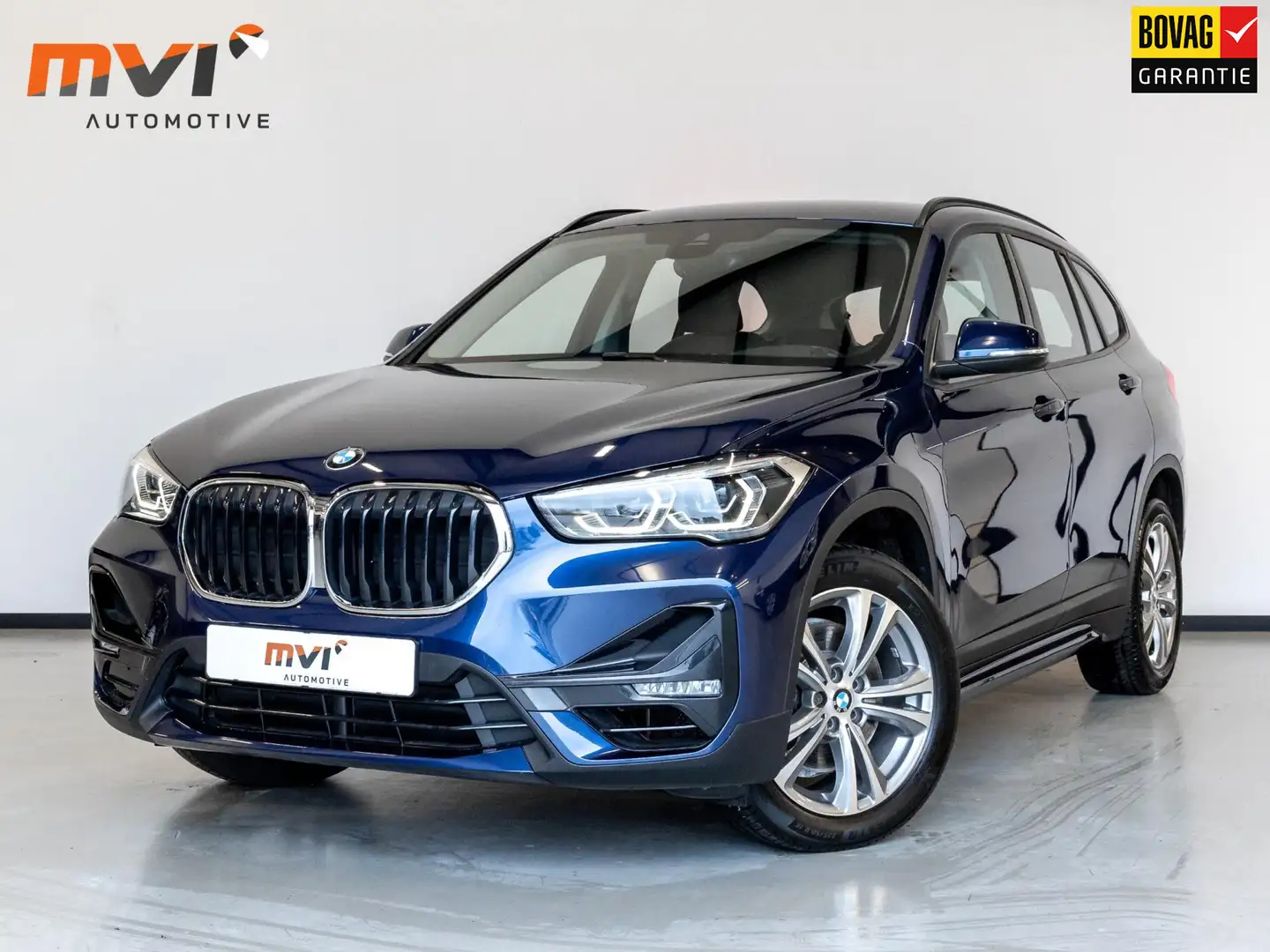 BMW X1 SDrive20i High Executive / 192pk / Half Leder / Le Blauw - 1