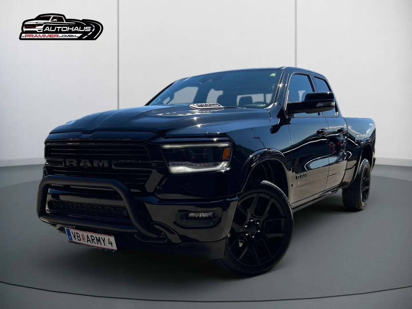 Dodge RAM 1500 Laramie Night Quad Cab Long Pickup Schwarz - 1