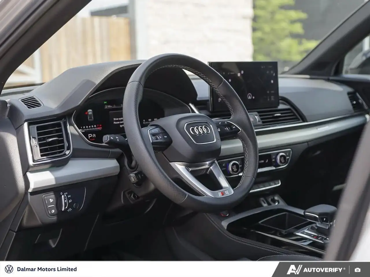 Audi SQ5 снимка Audi SQ5