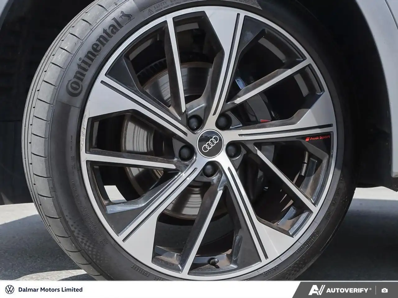 Audi SQ5 снимка Audi SQ5