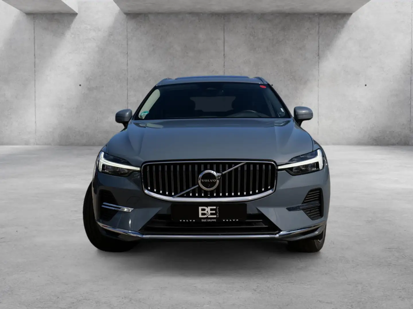 Volvo XC60 T8 Plus Bright Recharge Plug-In Hybrid AWD Grau - 2