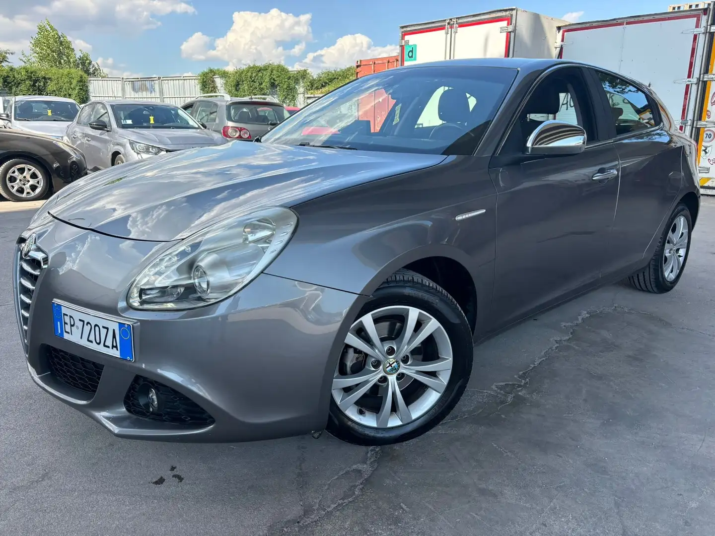 Alfa Romeo Giulietta Giulietta 1.6 JTDm-2 105 CV Exclusive Šedá - 1