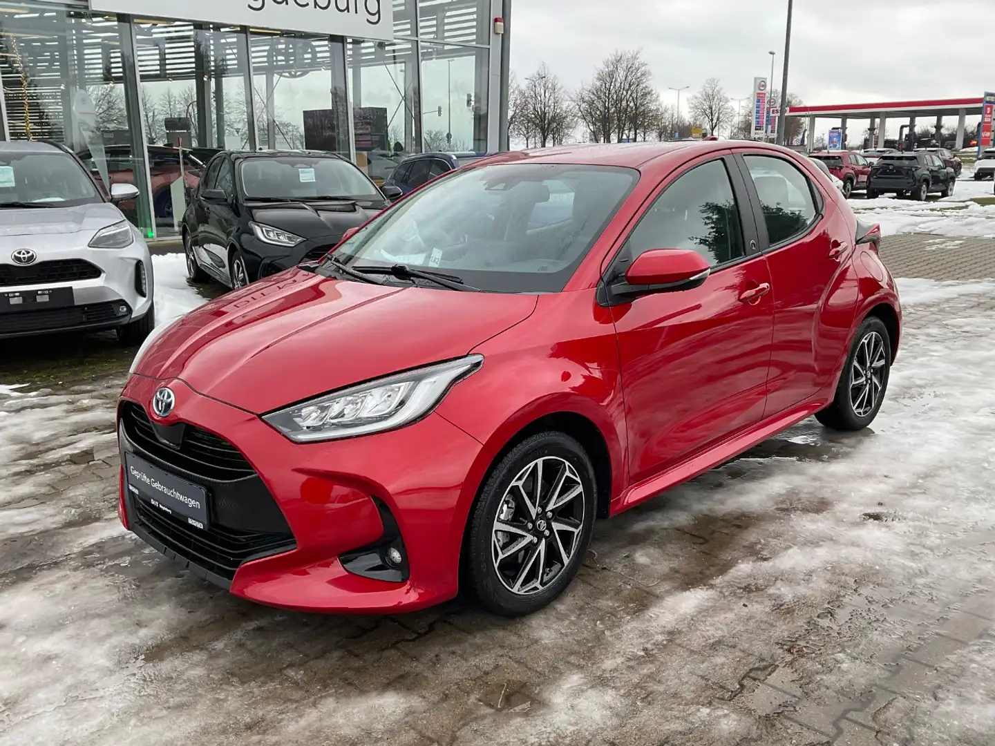 Toyota Yaris 1.5 D Team D ACC+LED+Navi+SHZ+Kam.+KeyLess Rot - 2