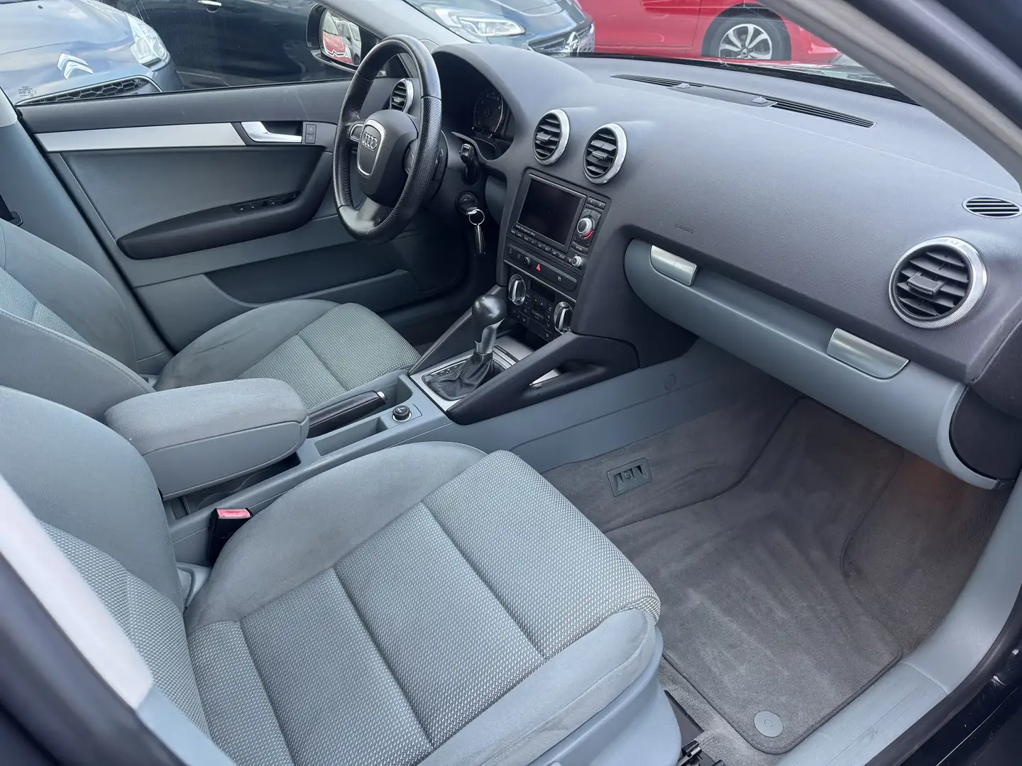Audi A3 1.4 TFSI Ambition Automatik / Panorama / Navi Schwarz - 2