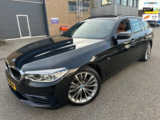 BMW 520 5-serie Touring 520i High Executive SPORT AUT PANO