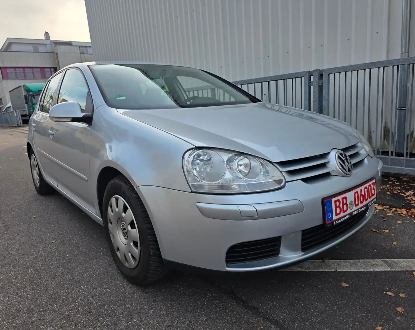 Volkswagen Golf 1.6 FSI/KLIMA/PDC/8X REIFEN/5-TÜRIG Silber - 1