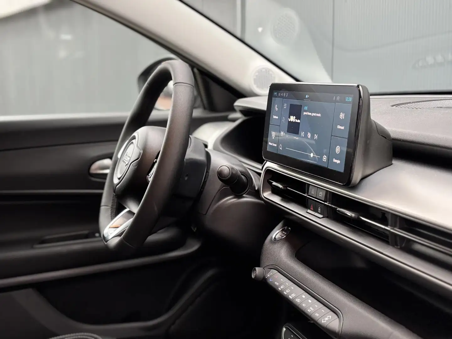 Jeep Avenger Altitude 54 kWh Achteruitrij camera I Apple carpla Gris - 2