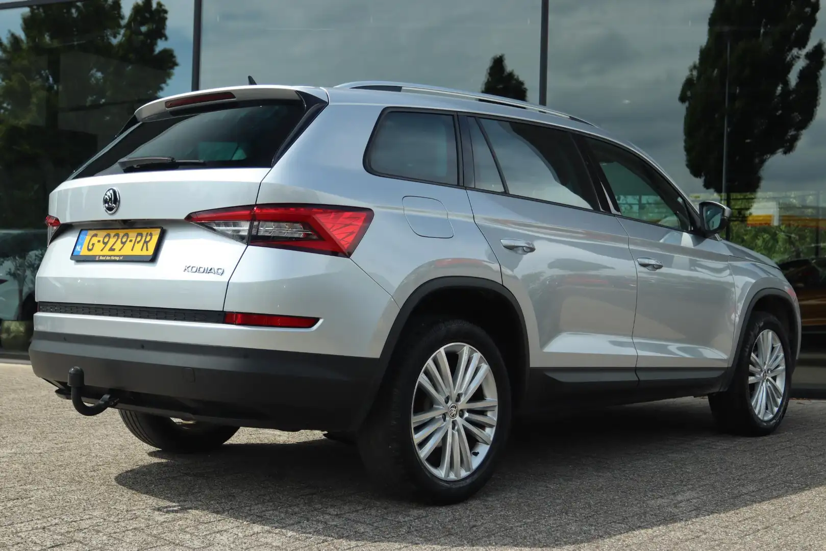 Skoda Kodiaq 1.5 TSI LIMITED BUSINESS EDITION AUT. | TREKHAAK | Gris - 2