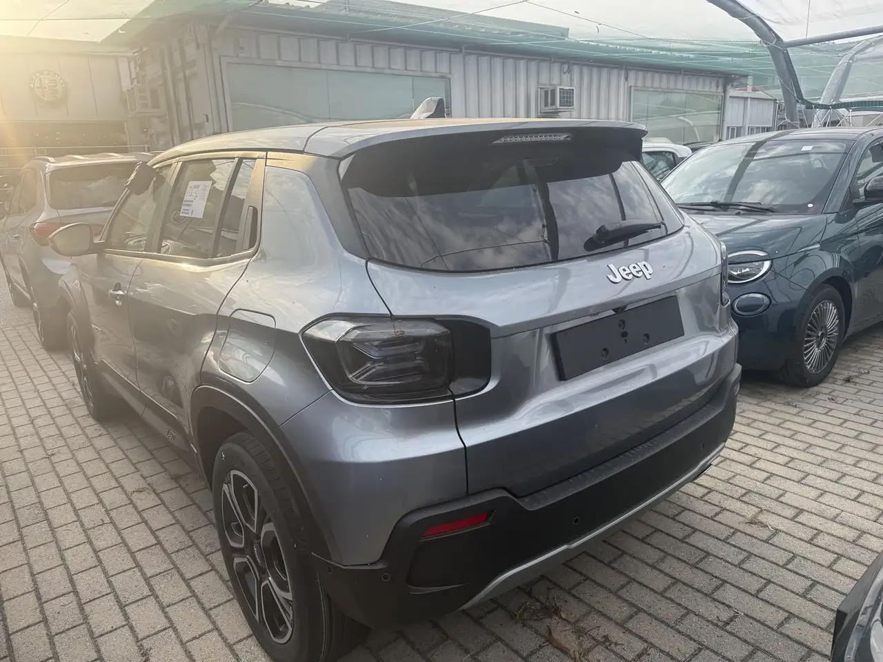 Jeep Avenger 1.2 MHEV e-Hybrid Turbo Summit KM0, миниатюра 4