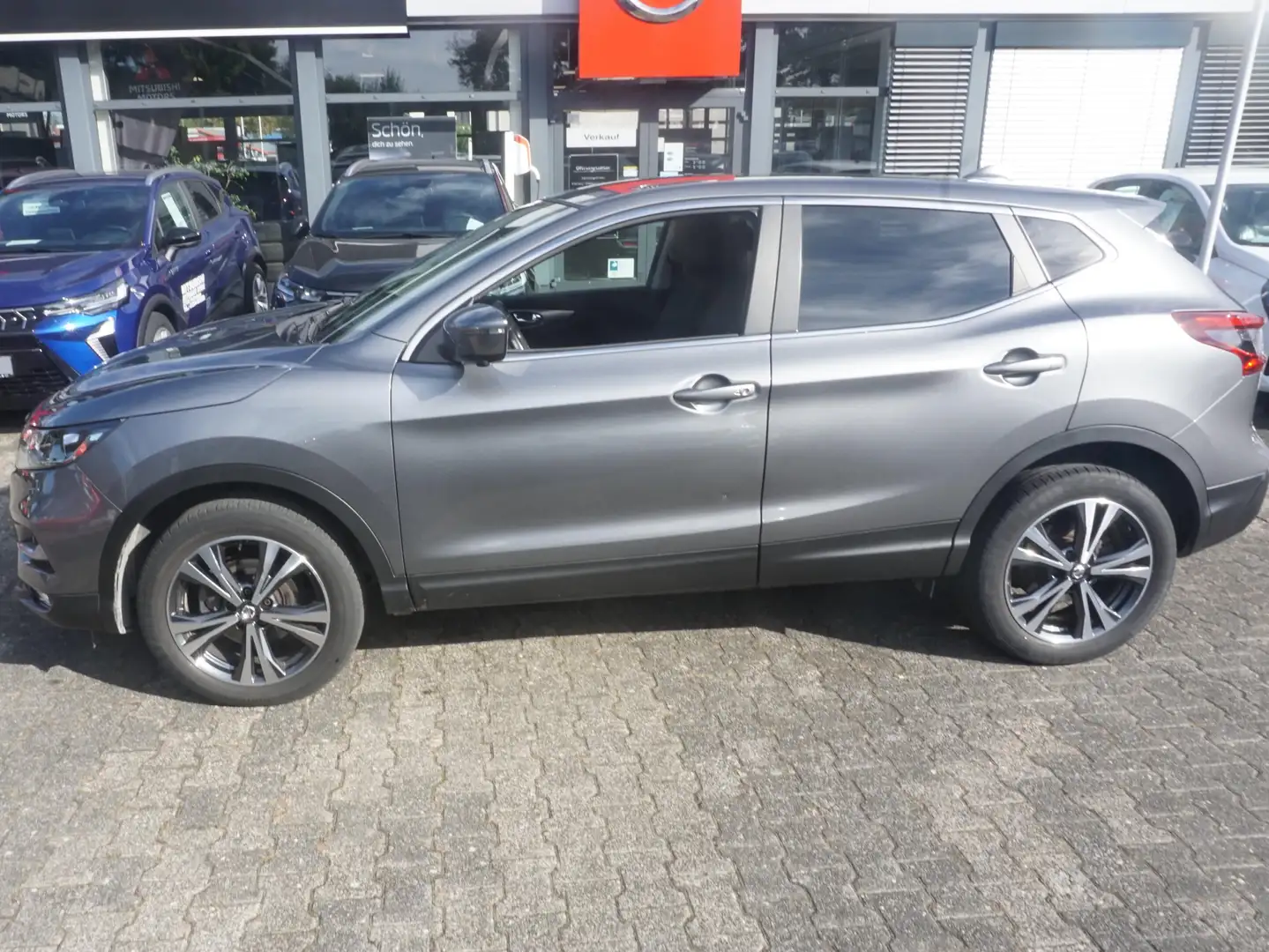 Nissan Qashqai Qashqai 1.2 DIG-T N-Connecta*AHK*SHZ*FSH* Grijs - 2