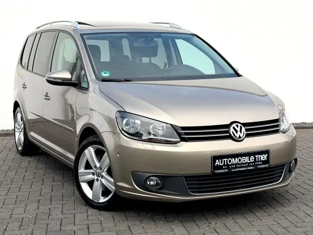 Volkswagen Touran view 3