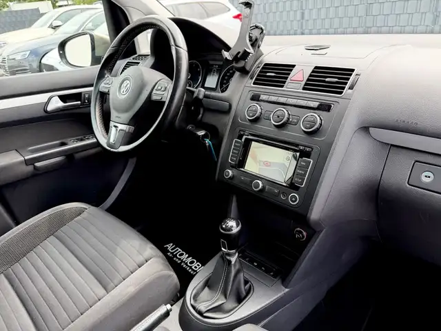 Volkswagen Touran view 11