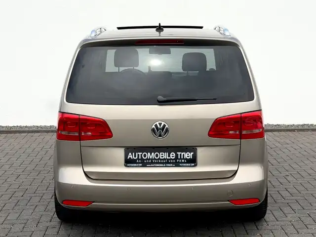 Volkswagen Touran view 6