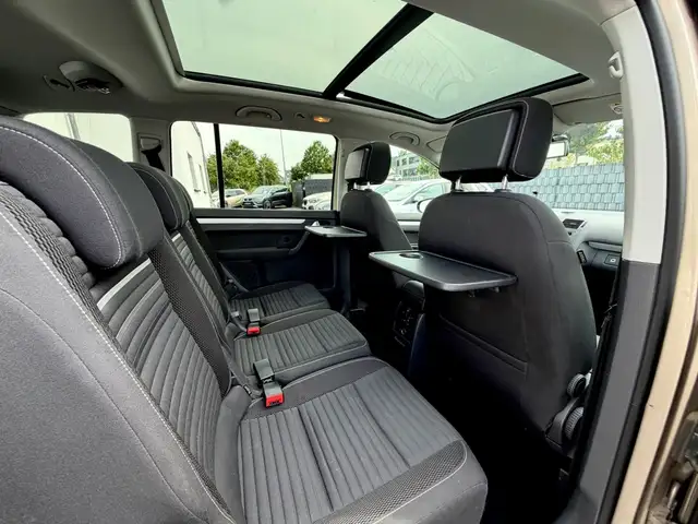Volkswagen Touran view 15