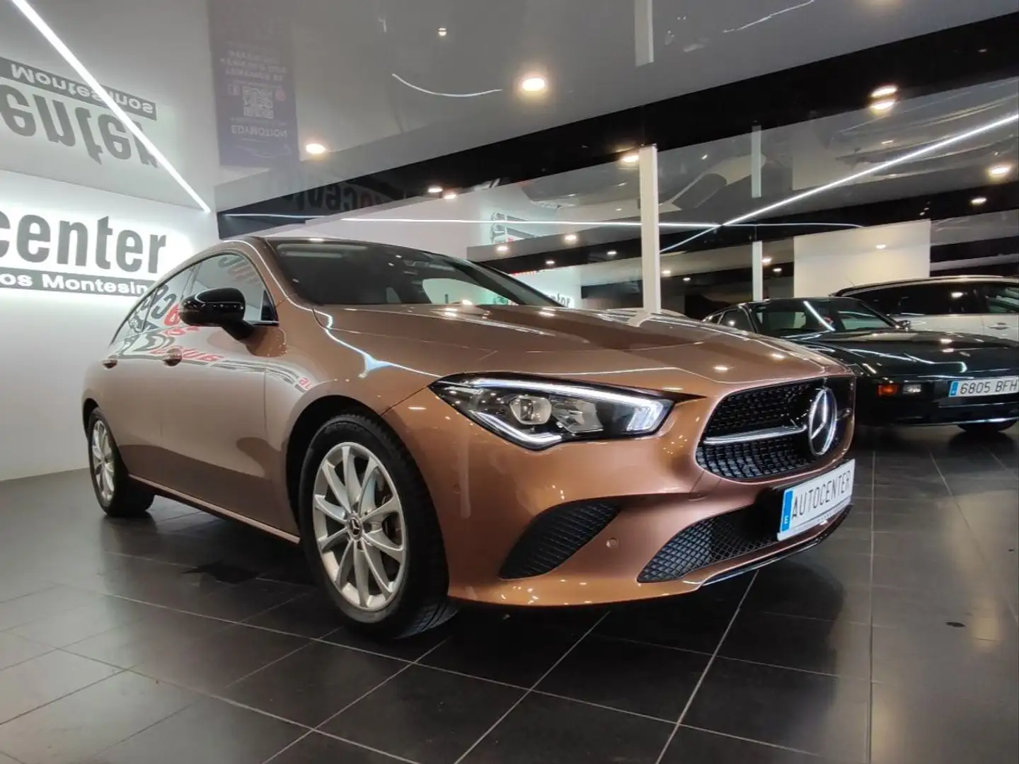 Mercedes-Benz CLA 200 Shooting Brake 200d 8G-DCT Beige - 2