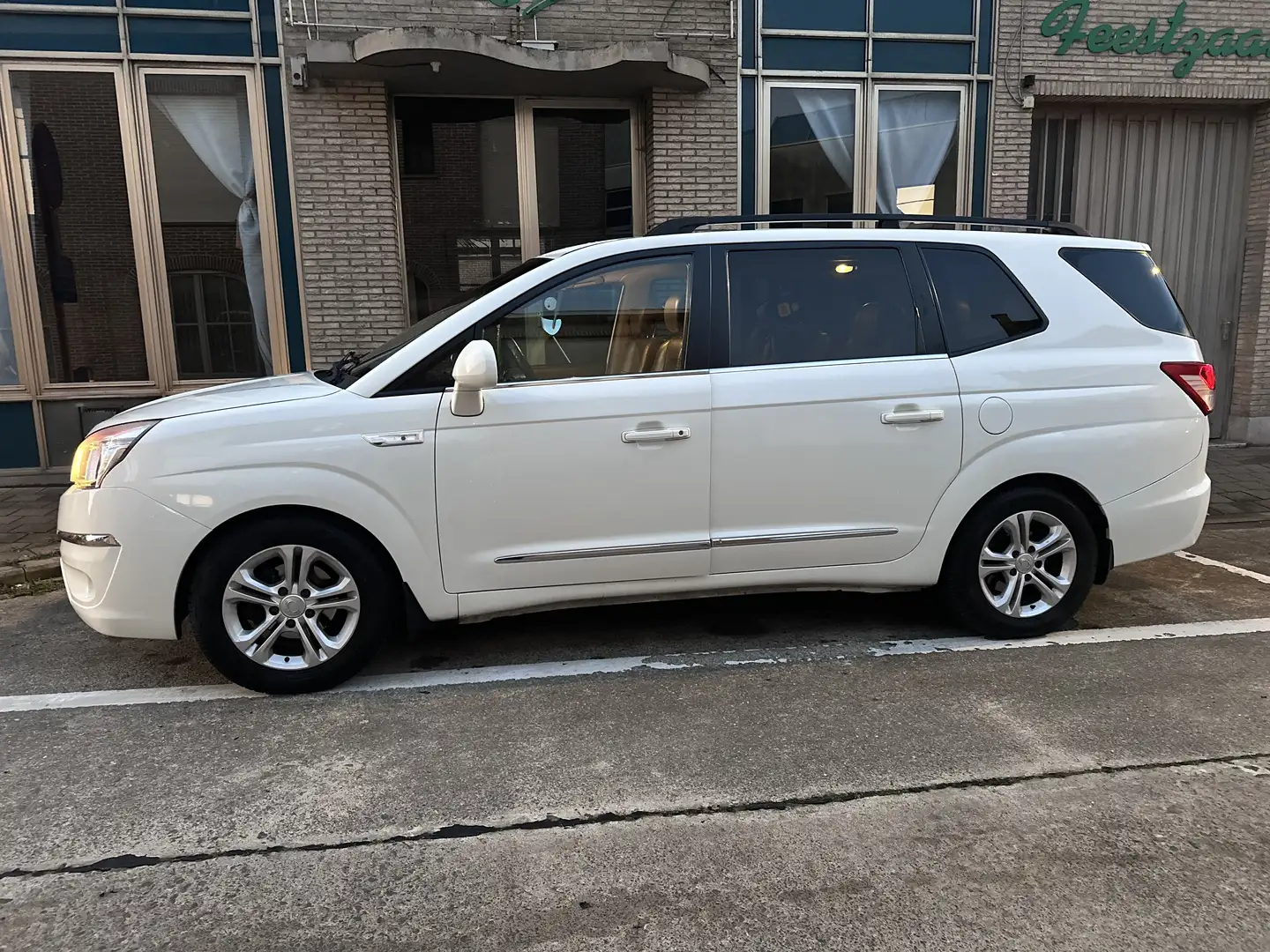 SsangYong Rodius 2.2 e-XDi220 Sapphire - 2