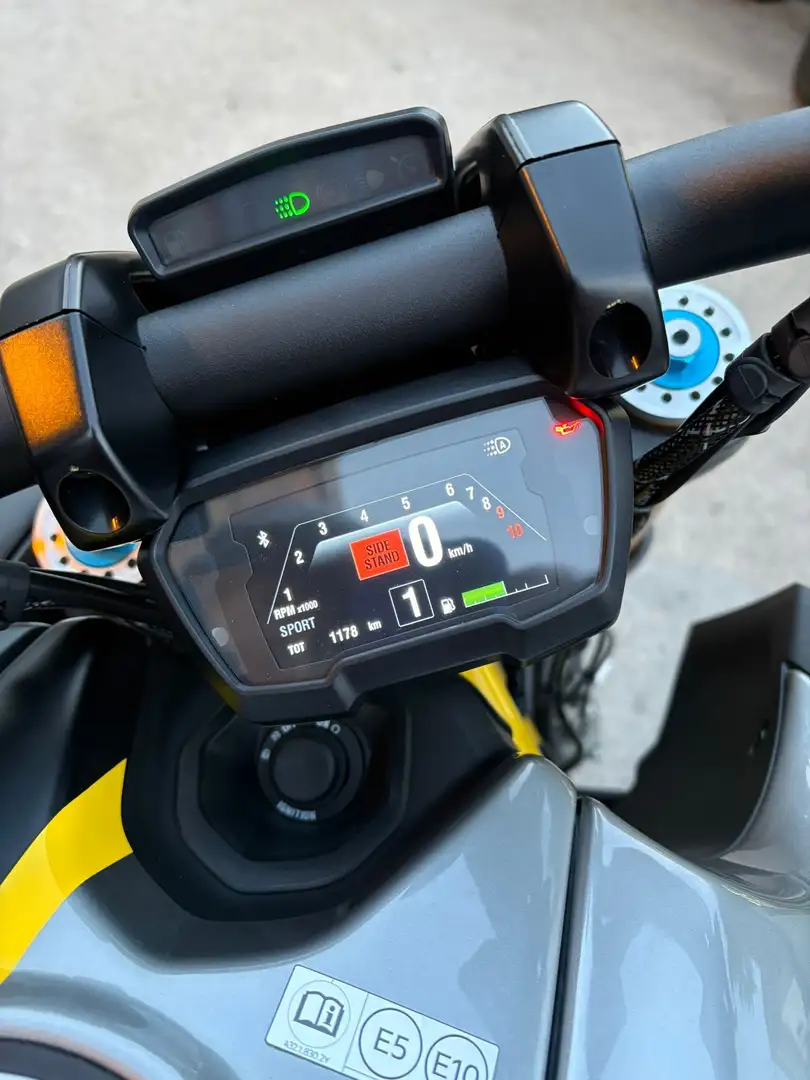 Ducati Diavel Diavel S - 2