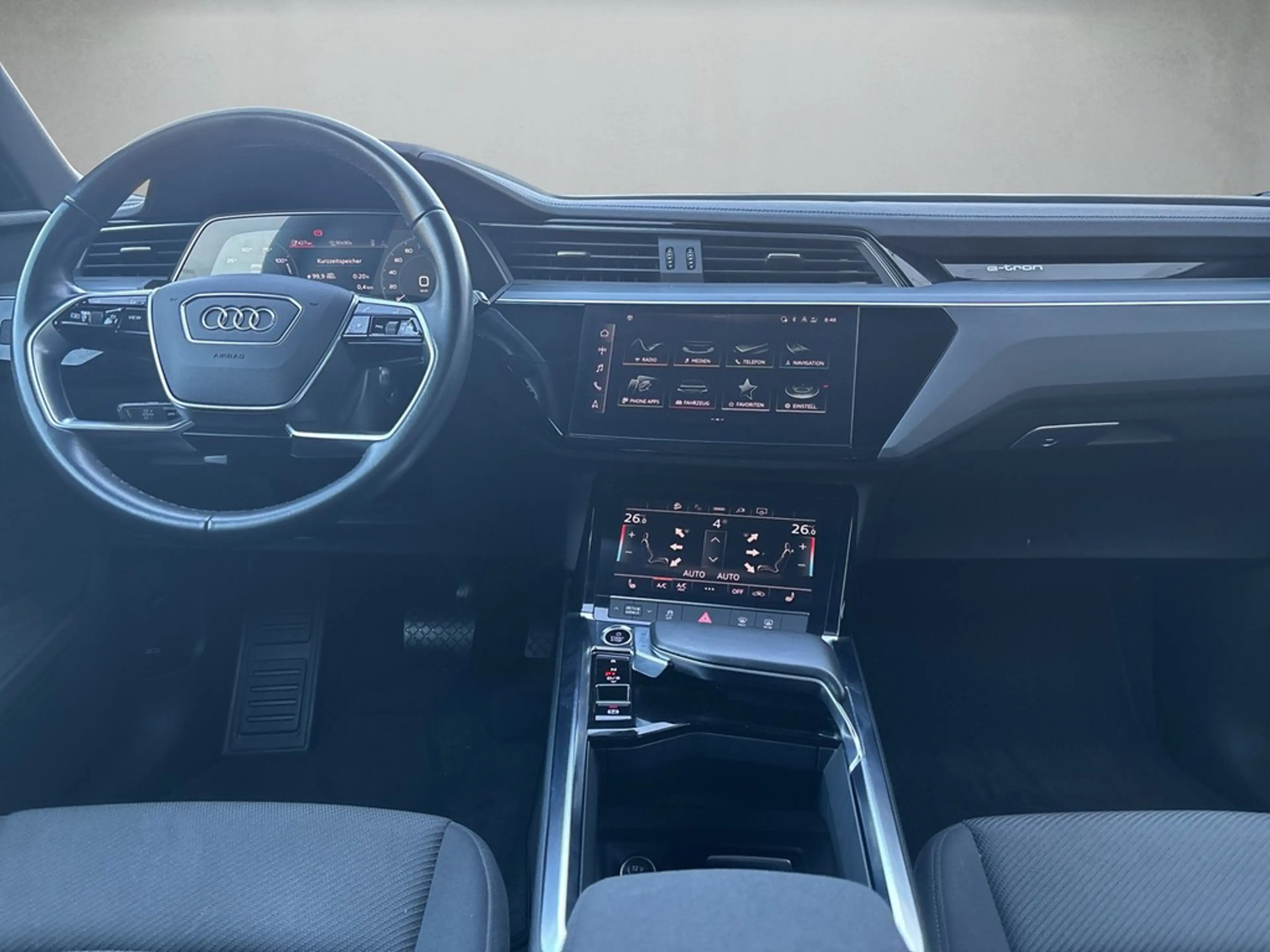 Audi Q8 e-tron advanced 55 quattro *SOH99%*Matrix*AHK — photo 9