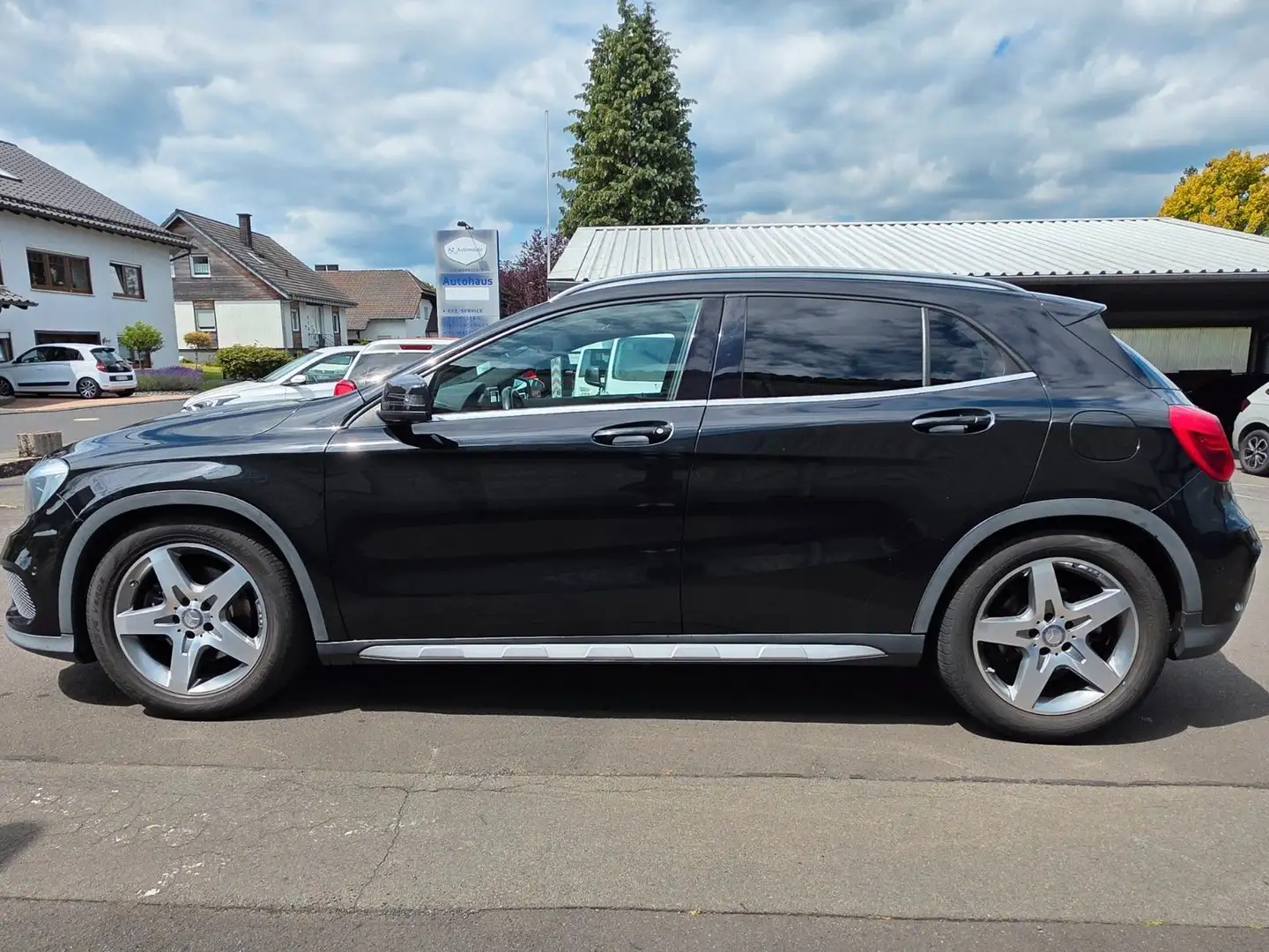 Mercedes-Benz GLA 220 CDI Amg-Line 1.Hand Service nur bei MB Zwart - 2