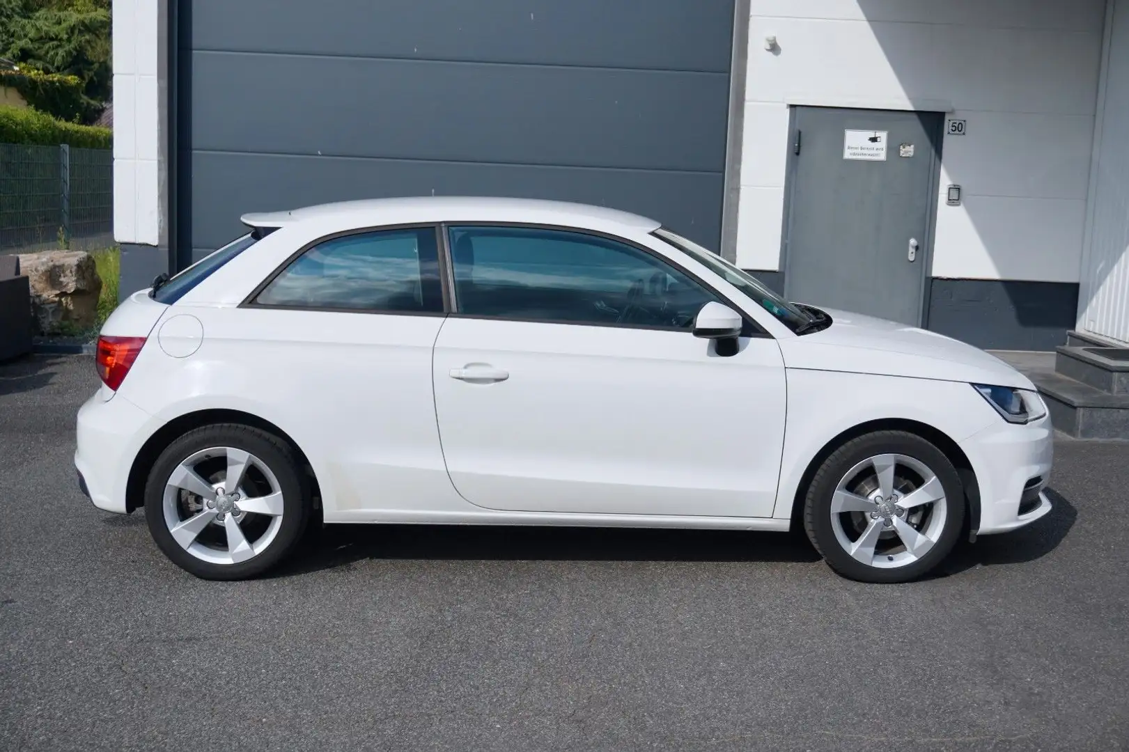 Audi A1 sport Klima Navi Stoff Leder Weiß - 2