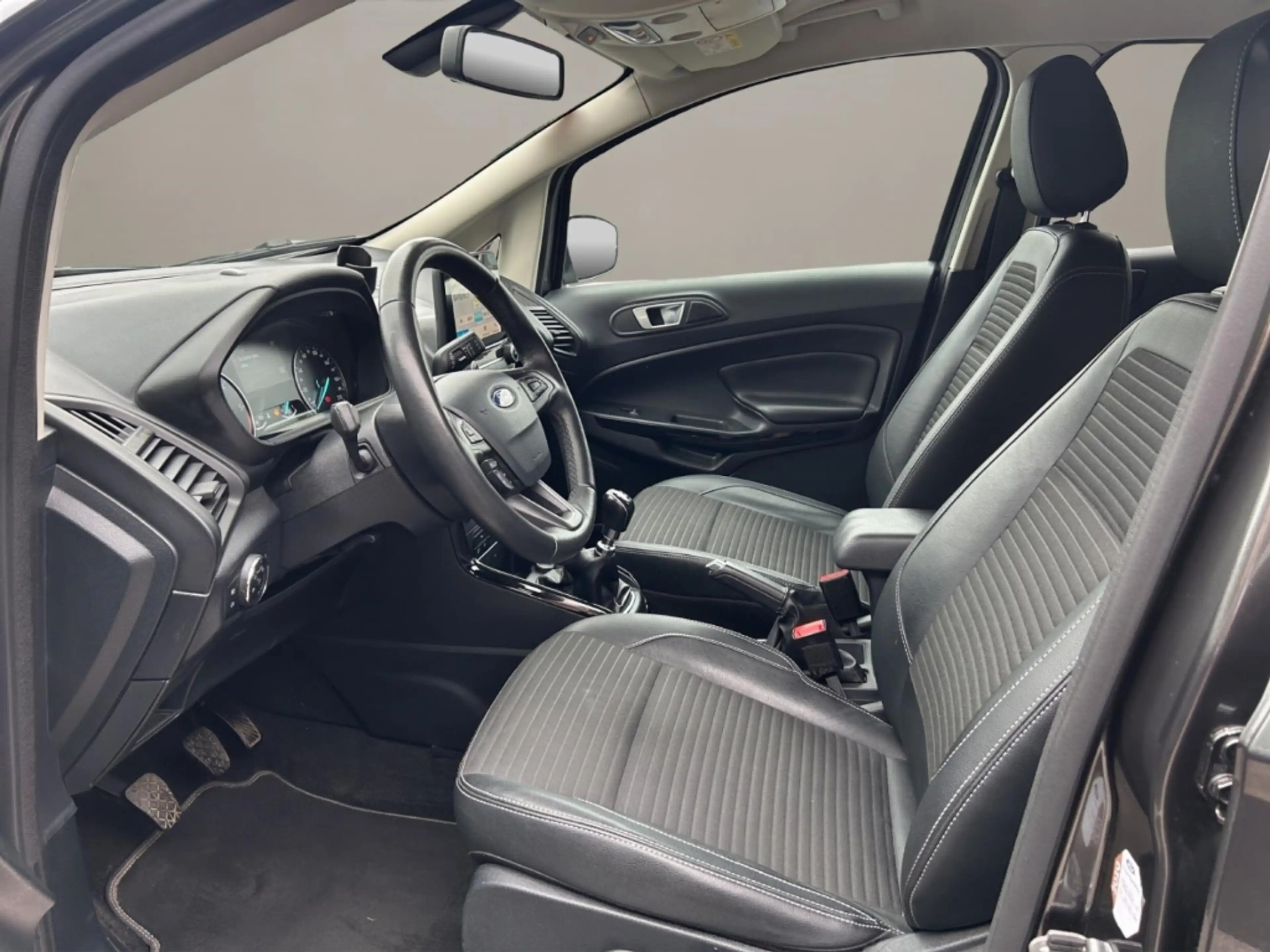 Ford EcoSport Titanium 4X4,AHK,Xenon,Tempomat,Winterpaket — photo 9