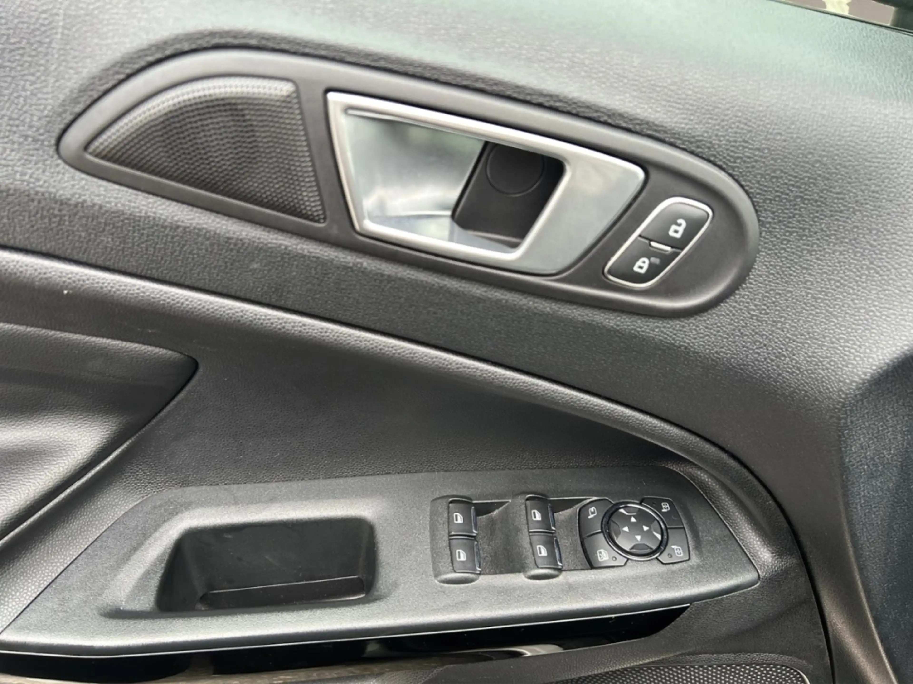 Ford EcoSport Titanium 4X4,AHK,Xenon,Tempomat,Winterpaket — photo 10