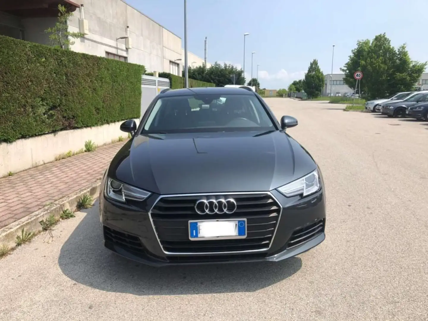 Audi A4 Avant 2.0 TDI 150 CV S tronic Busines Grigio - 2