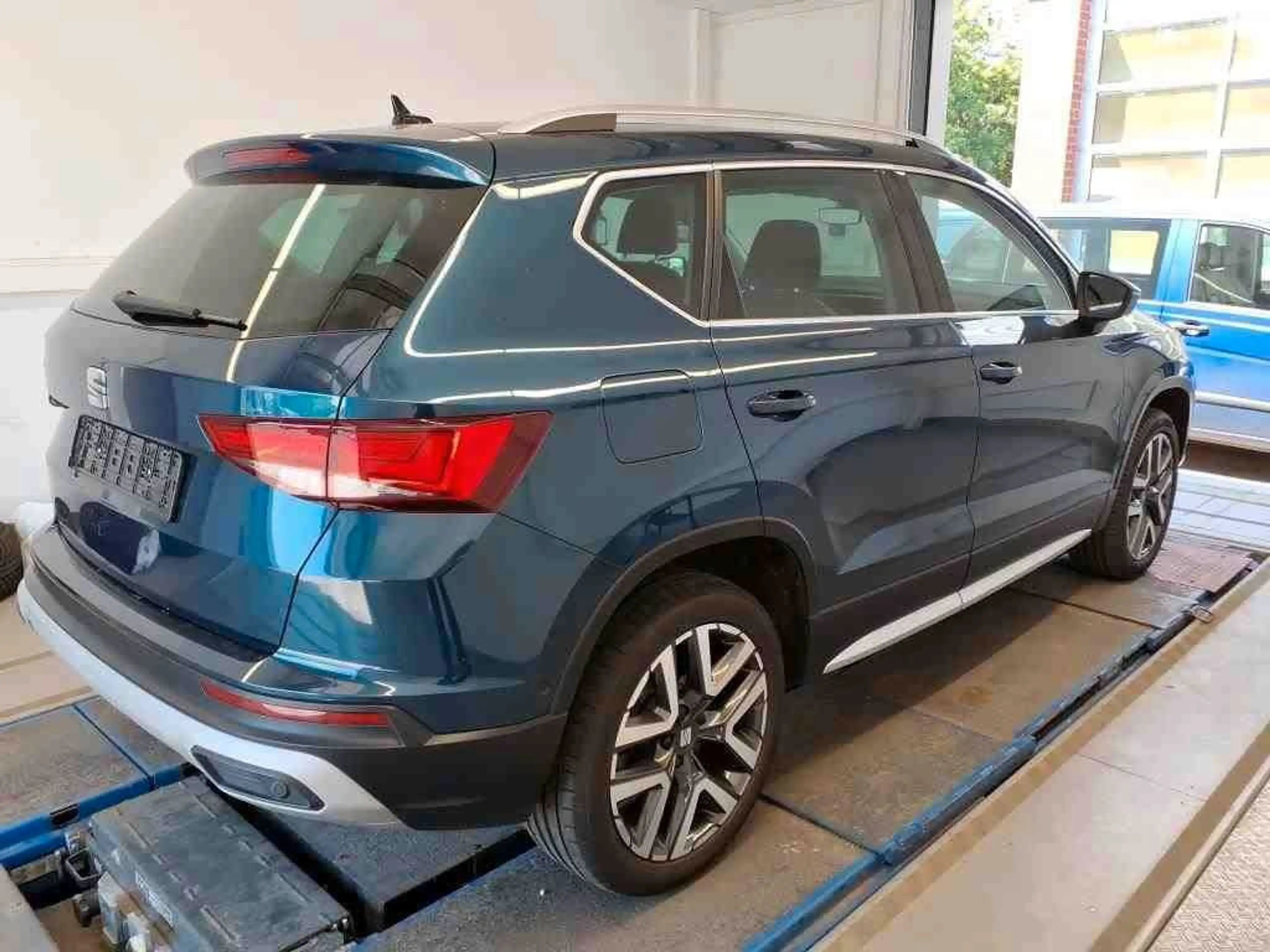 SEAT Ateca Xperience 2.0 TDI DSG Navi AHK SHZ ACC — photo 3