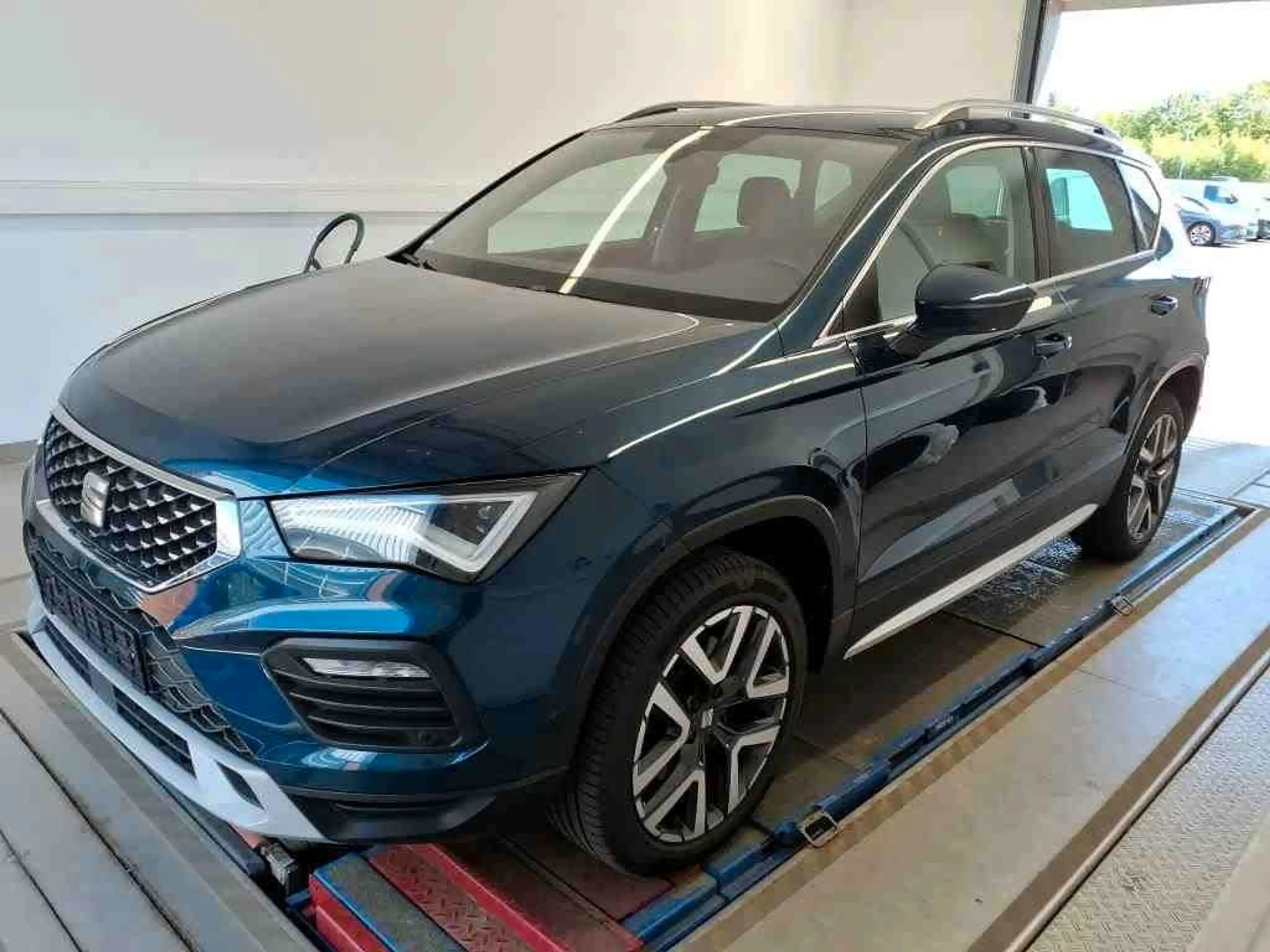SEAT Ateca Xperience 2.0 TDI DSG Navi AHK SHZ ACC