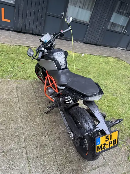 KTM 125 Duke - foto 4