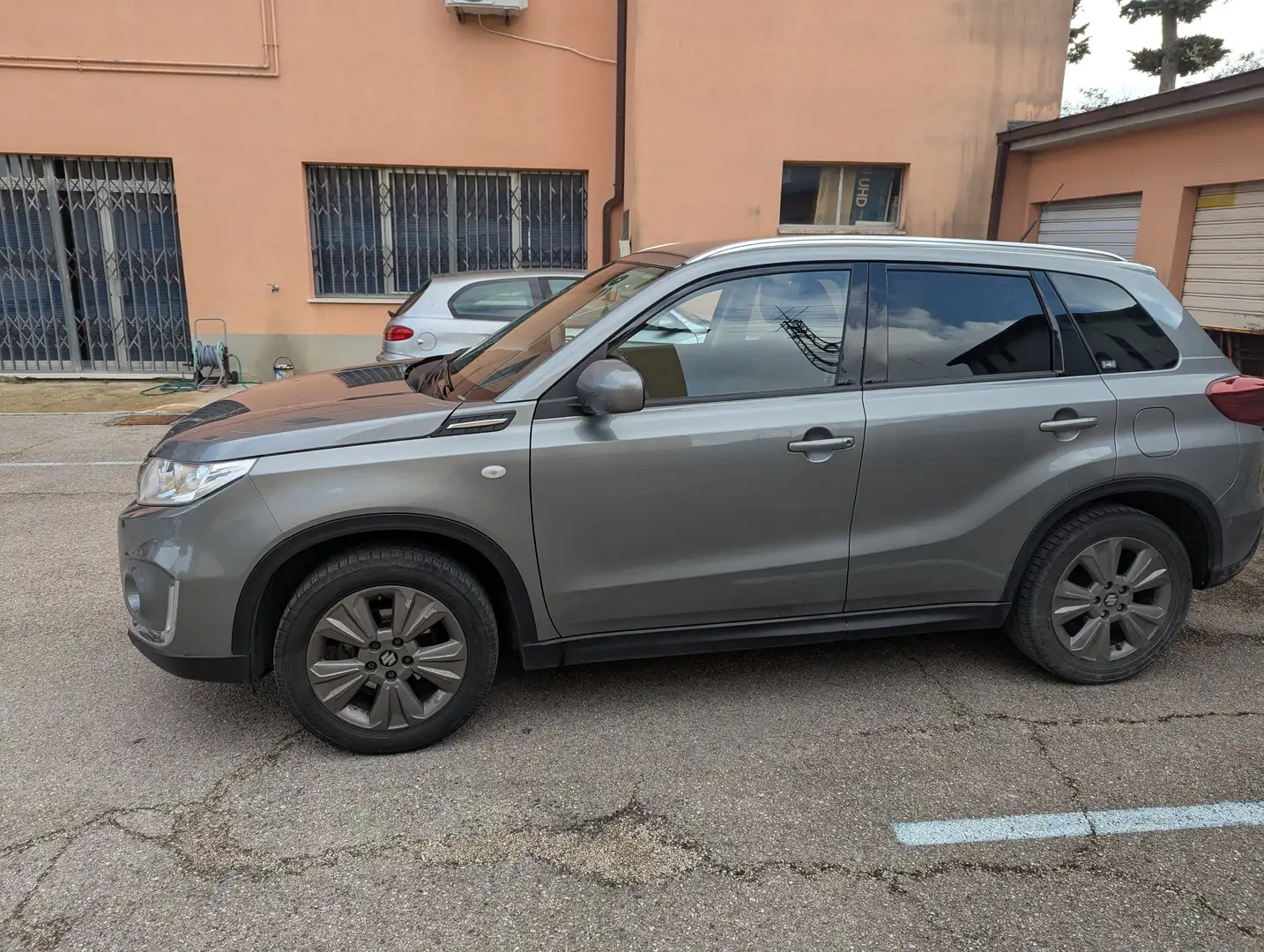Suzuki Vitara Vitara II 20181.0 boosterjet Cool 4wd allgrip Grijs - 2
