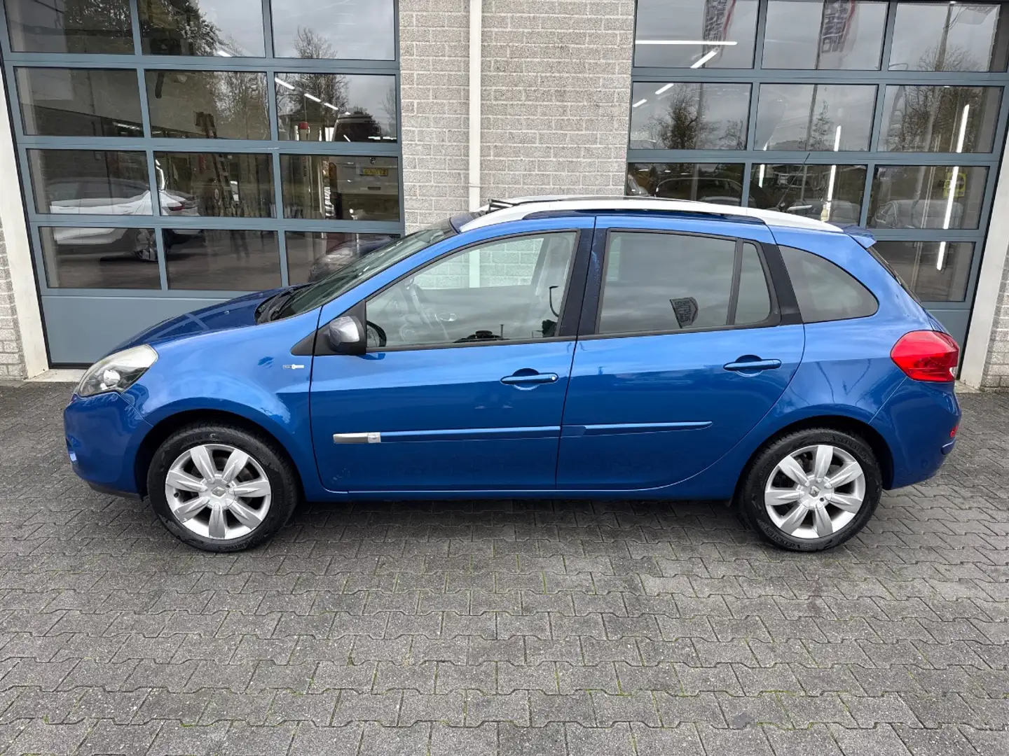 Renault Clio Estate 1.2 TCE Night & Day | NAP | 2E EIGENAAR | Blauw - 2