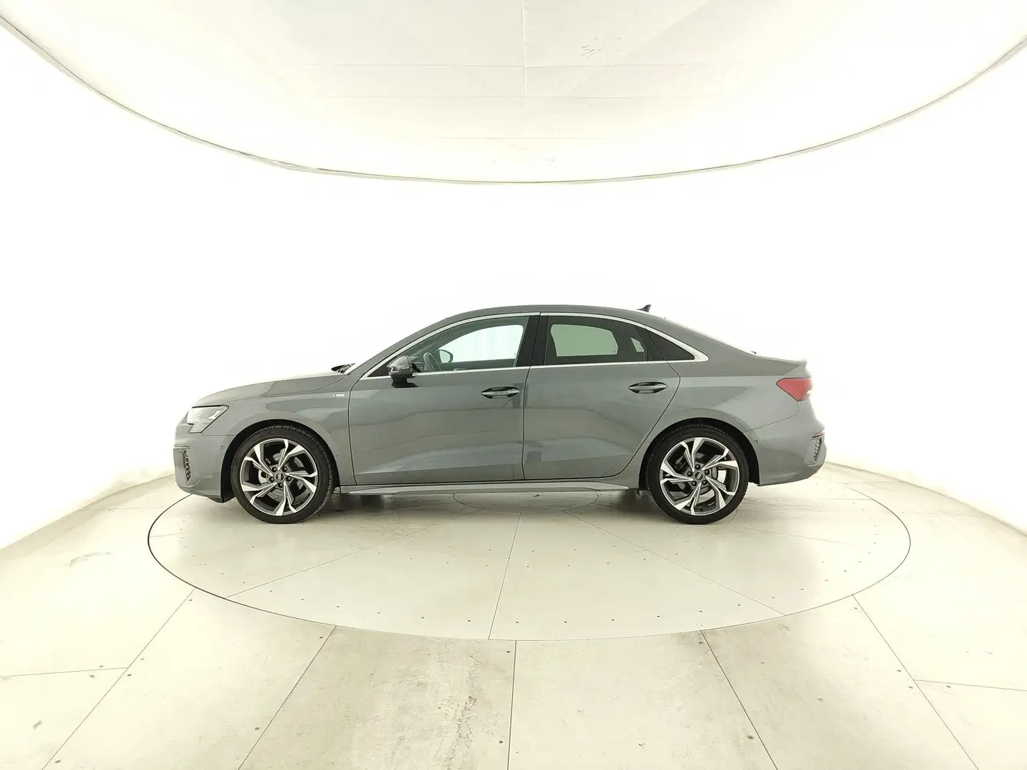 Audi A3 Sedan 30 TDI S line edition Grigio - 2