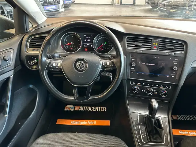 Volkswagen Golf view 7