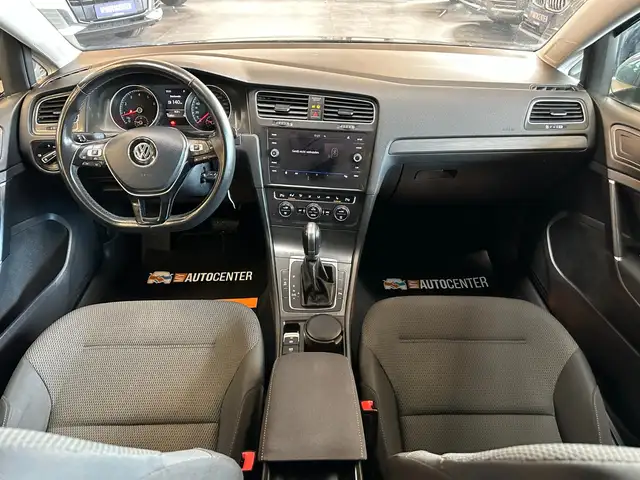 Volkswagen Golf view 6