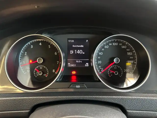 Volkswagen Golf view 14