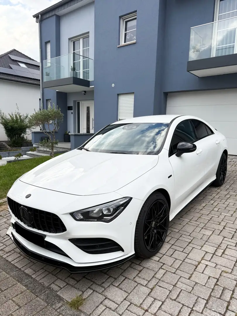 Mercedes-Benz CLA 250 AMG Line - 1