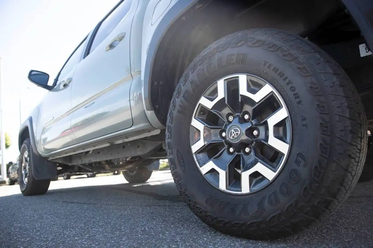 Toyota Tacoma снимка Toyota Tacoma