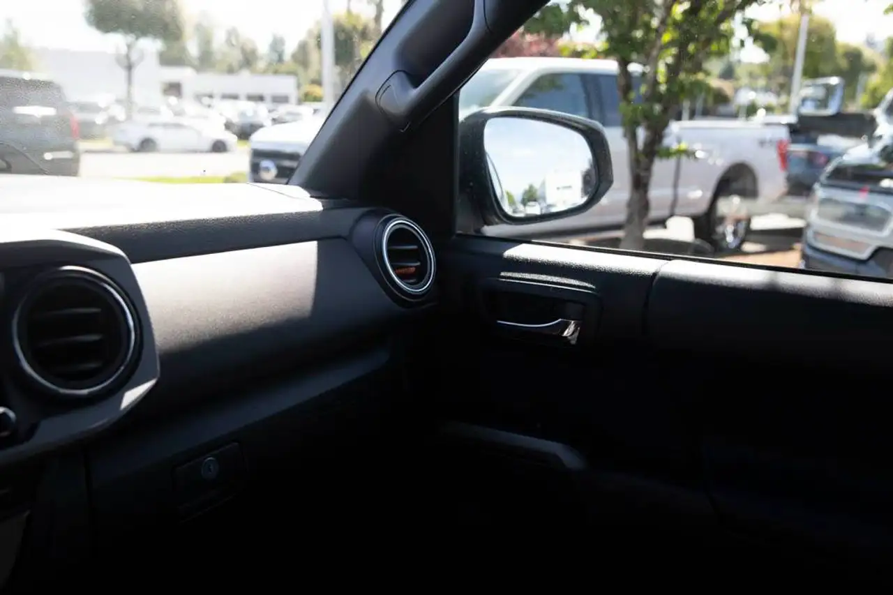 Toyota Tacoma снимка Toyota Tacoma