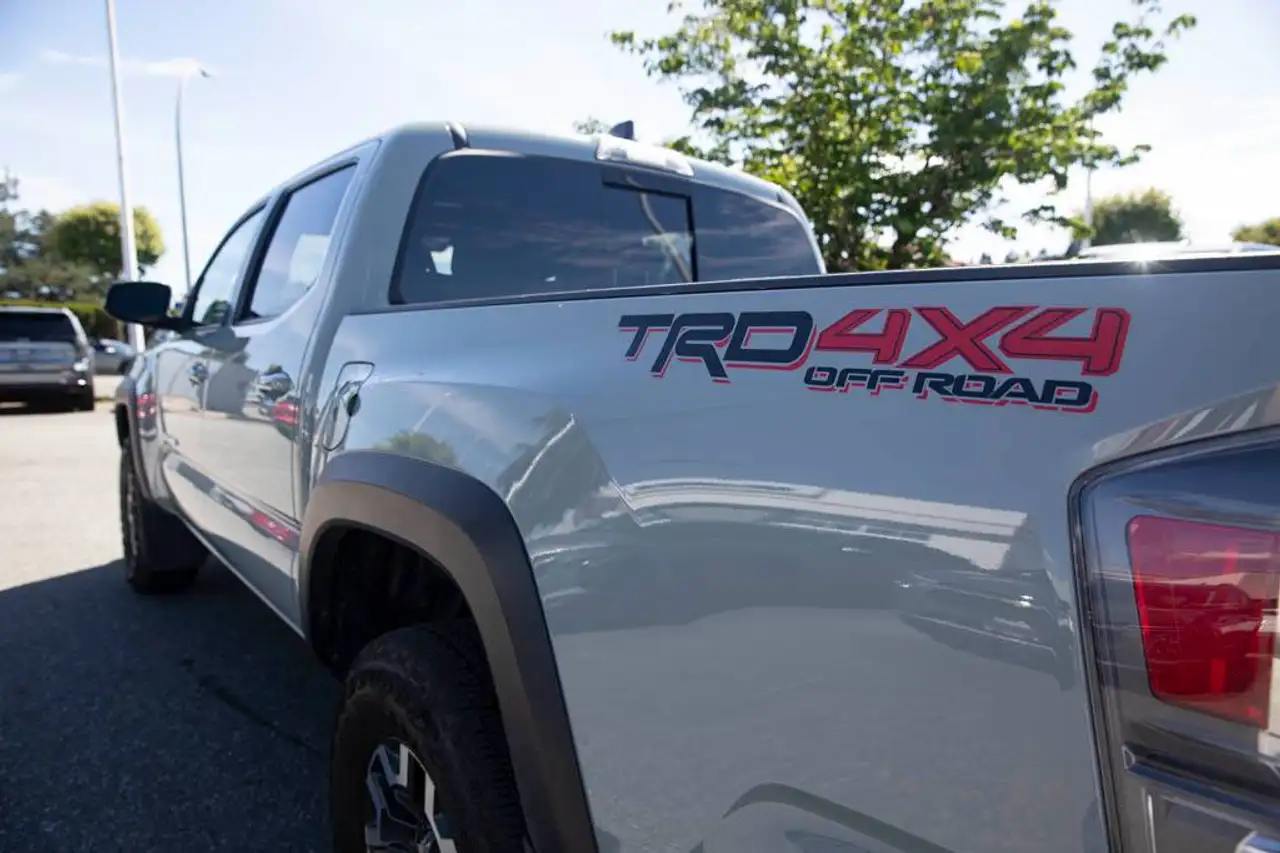 Toyota Tacoma снимка Toyota Tacoma