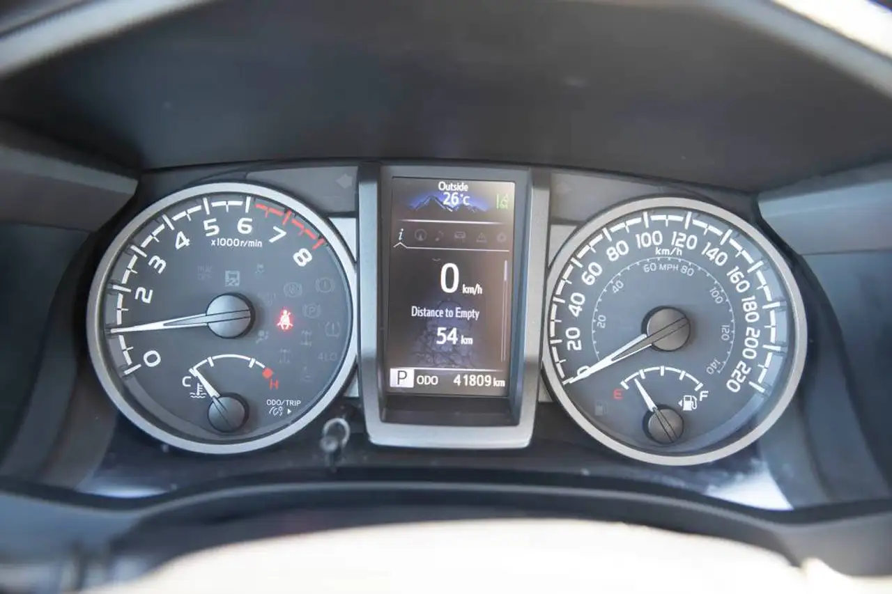 Toyota Tacoma снимка Toyota Tacoma