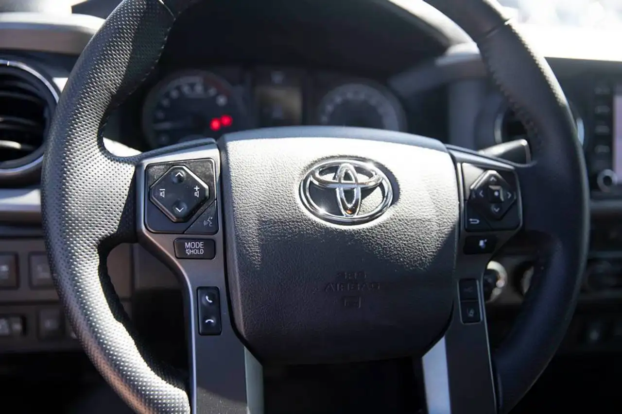 Toyota Tacoma снимка Toyota Tacoma