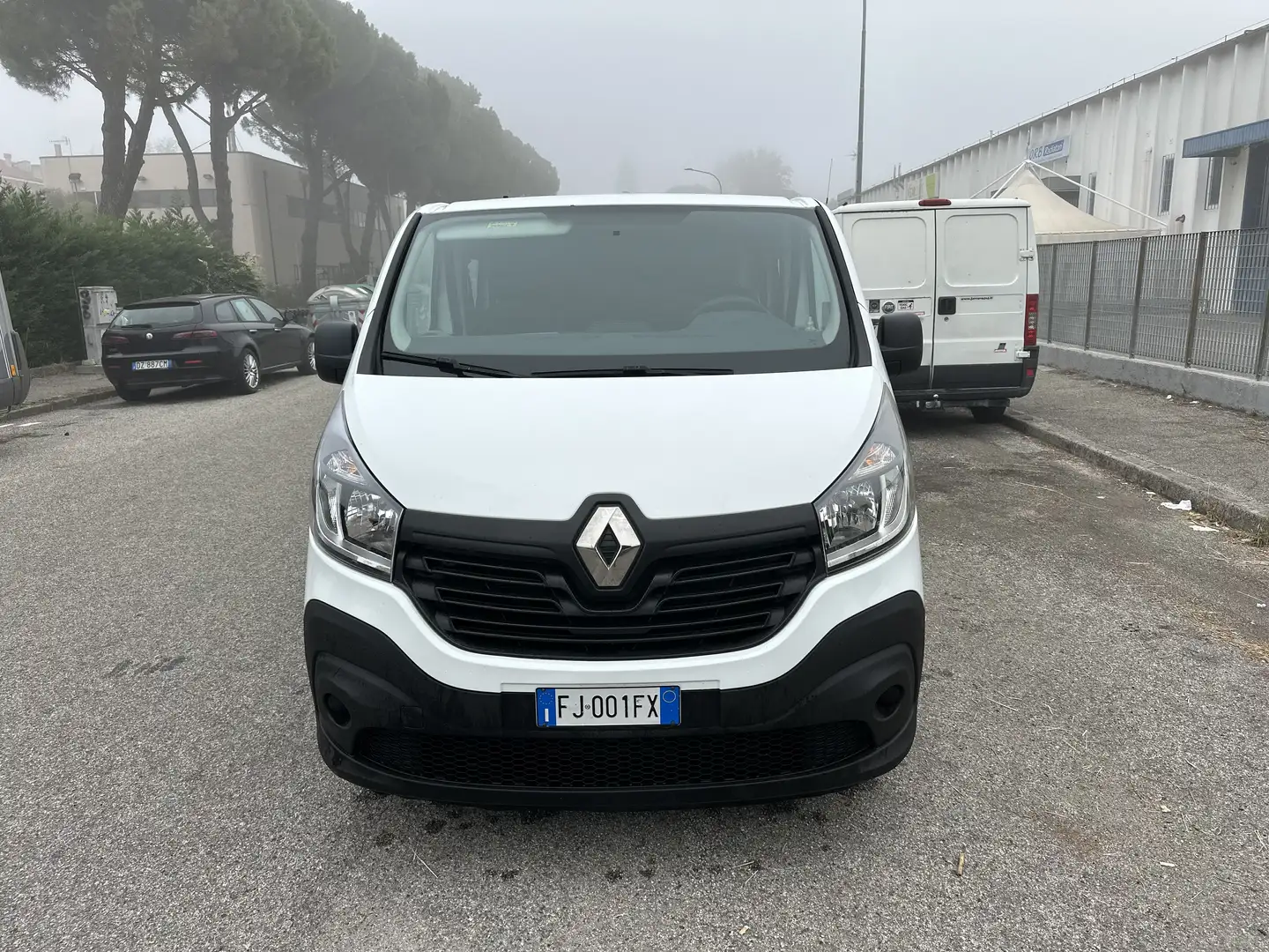 Renault Trafic passo lungo 6 posti - 2