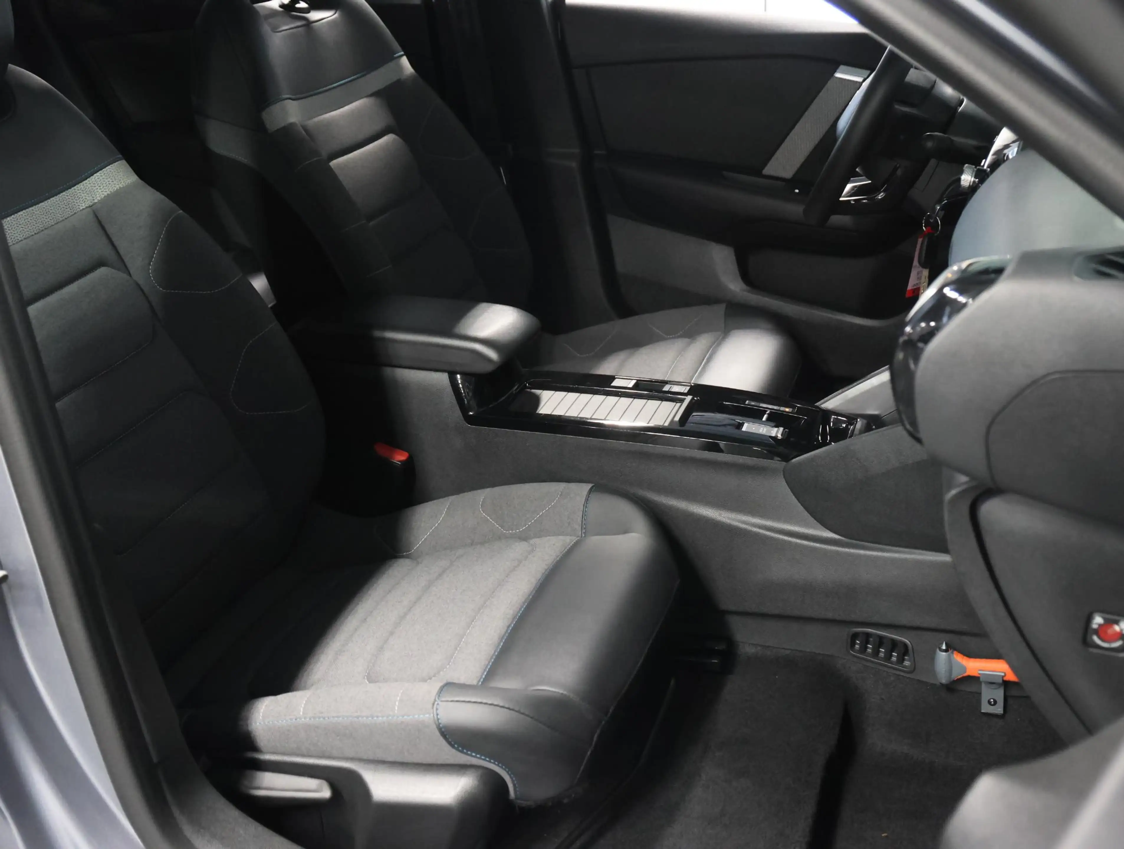 Citroen E-C4 Electric You 50 kWh 136PK | 1ste eigenaar | ACCU 96% | Appl — photo 10