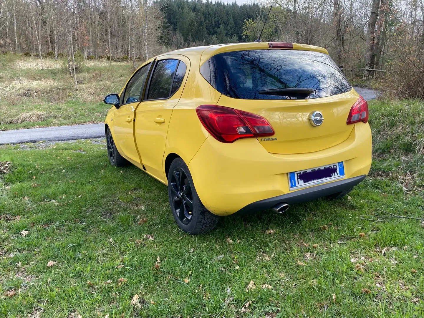 Opel Corsa 5p 1.2 b-Color Giallo - 2